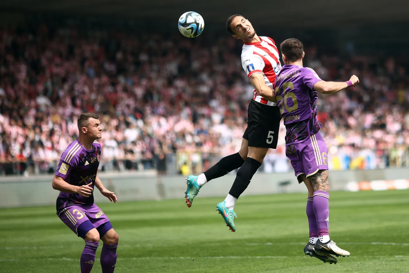 Cracovia przy pierwszym golu ośmieszyła Raków. Kmicic tak Częstochowy by nie obronił