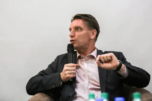 Tomasz Sz., kurtka w stylu KGB i "Mariusz z PiS". Kontrowersyjny wpis Lisa