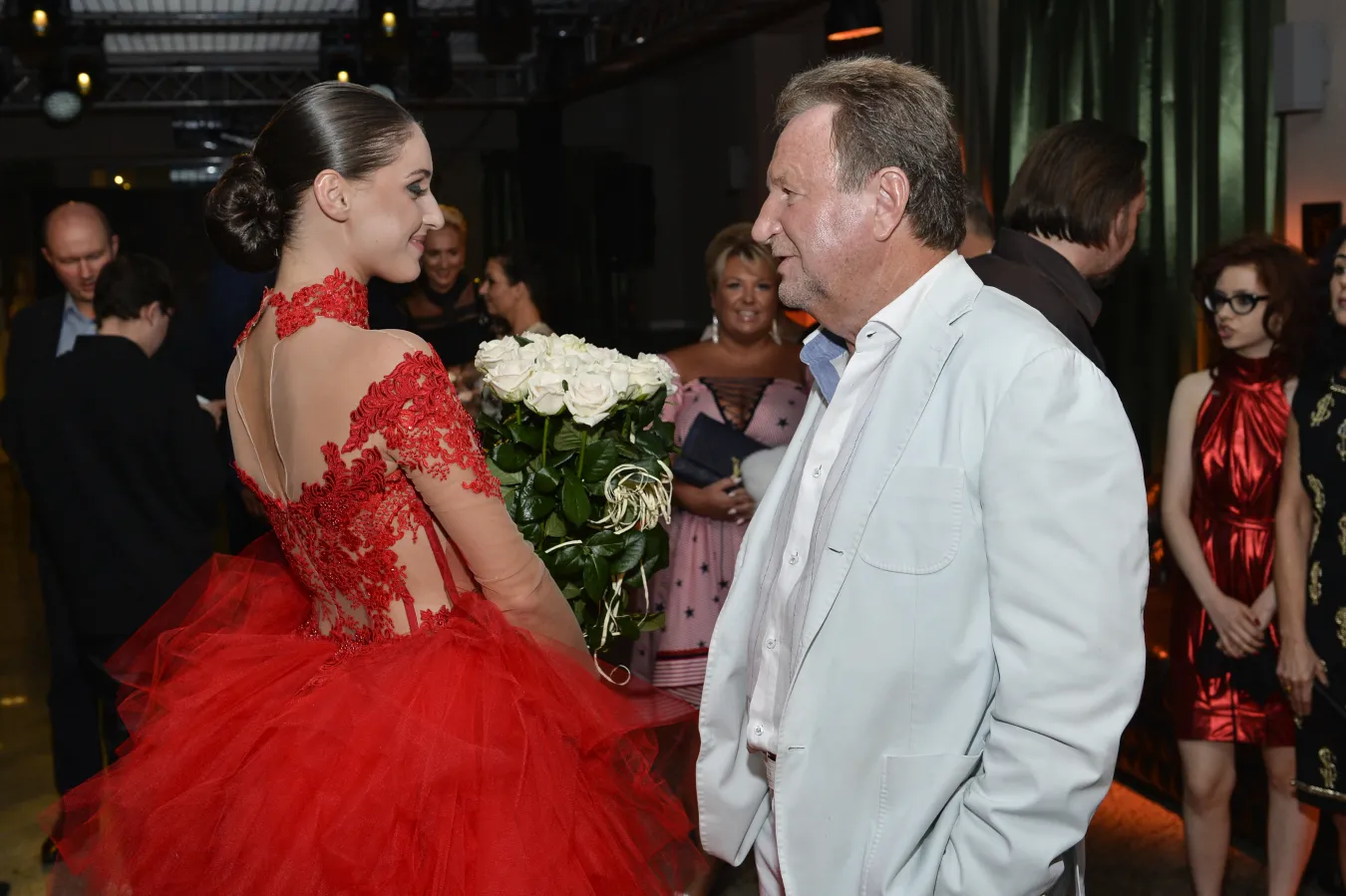 Jeden z najbogatszych Polaków znowu został ojcem. Młodsza o 50 lat partnerka urodziła