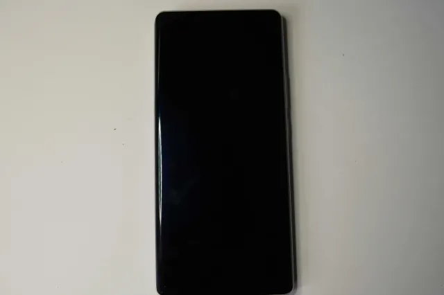 "Zabójca flagowców"? Oto realme GT6 [PIERWSZE WRAŻENIA]