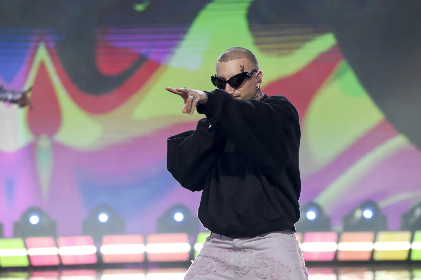 Kolizja w Warszawie. Znany muzyk rozbił auto za prawie 2 miliony złotych