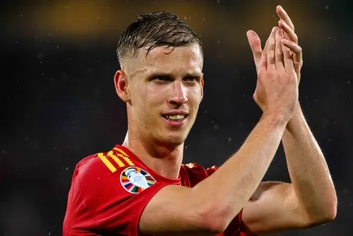 Dani Olmo w jednym klubie z Robertem Lewandowskim. Barcelona wydała 60 mln euro
