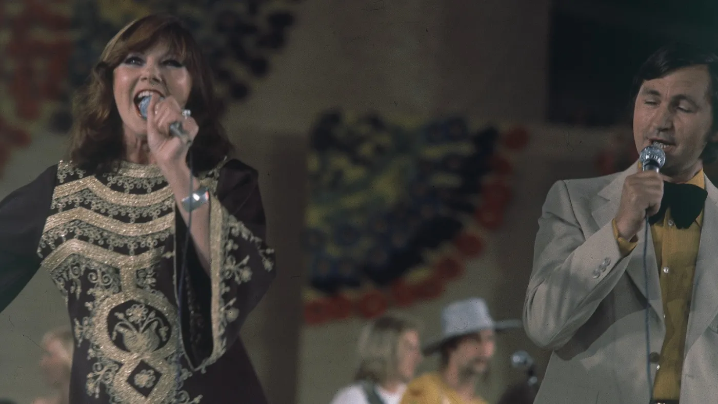 Gwiazda przebojowego duetu maskowała sińce makijażem. Zmarła w zapomnieniu