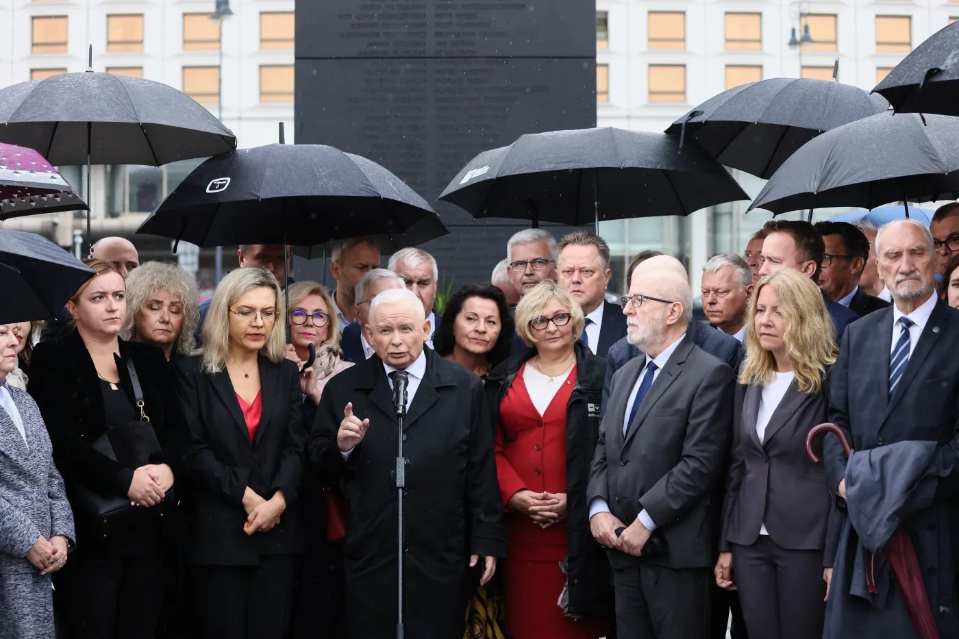 Szokujące słowa Kaczyńskiego na miesięcznicy. "Dzieło Putina i jego polskich sojuszników"