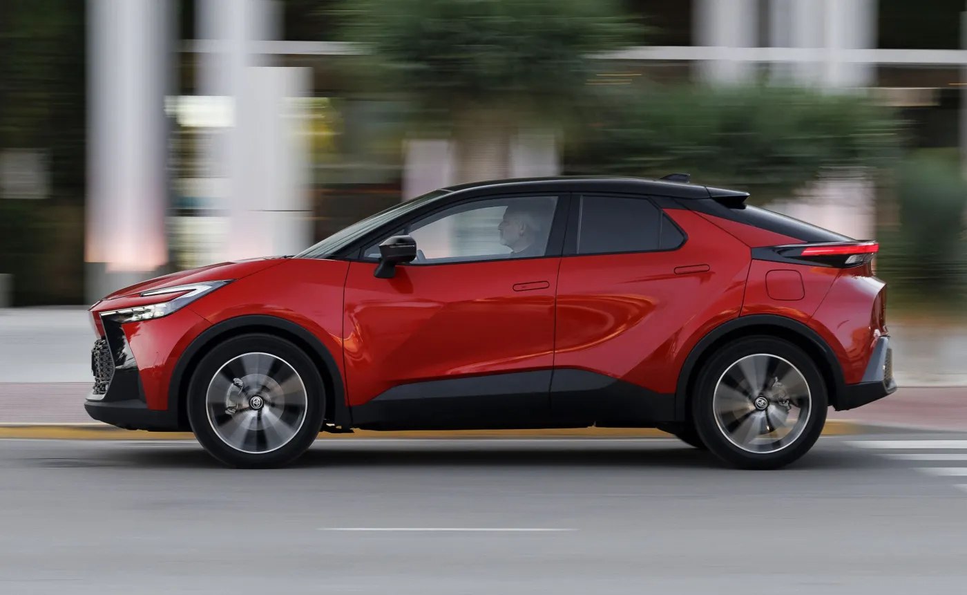 toyota-chr-38100050.jpg