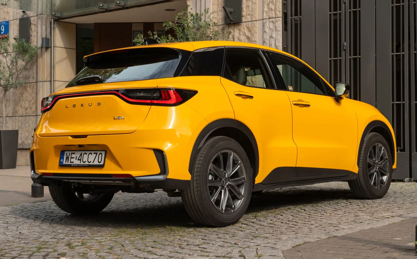 lexus-lbx-38310150.jpg