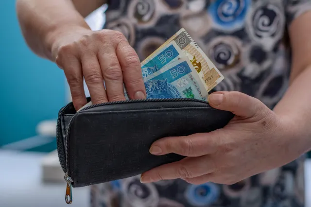 Dodatkowe 258 zł dla emerytów do 15 października. Kto otrzyma dodatek?