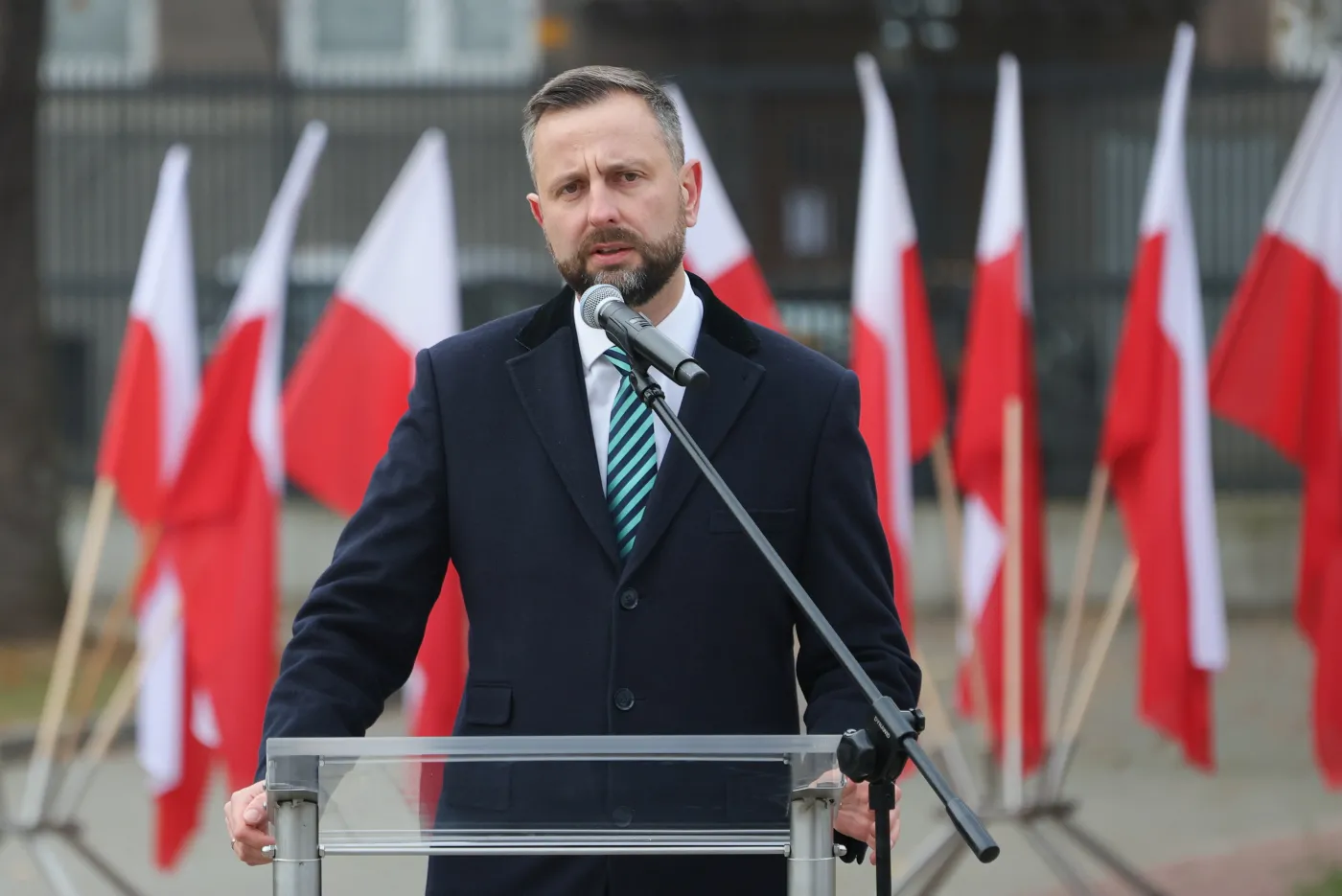 Szef MON apeluje: Musimy dziś obronić Polskę przed imperium zła, które się odradza