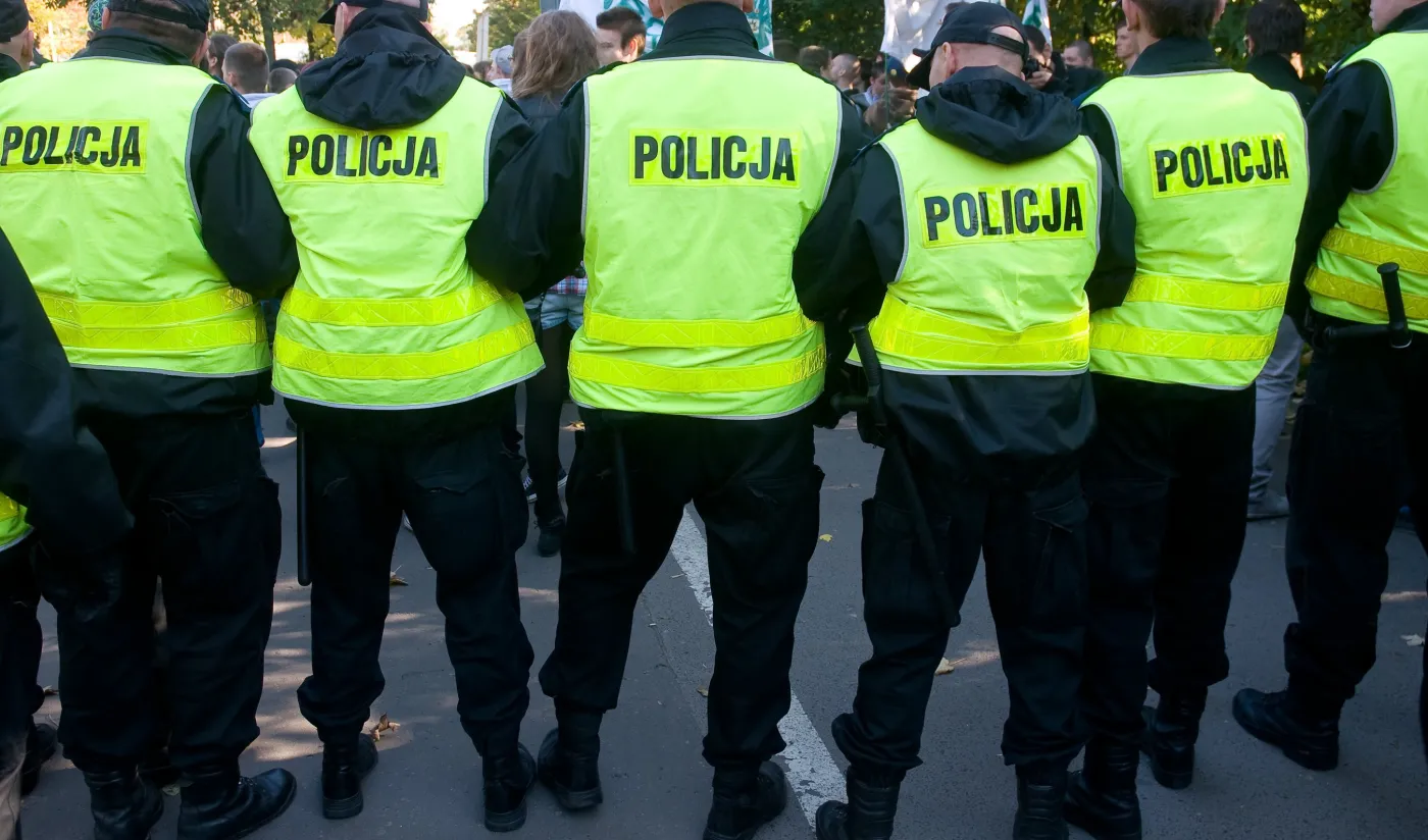 Policjanci będą masowo przyjeżdżać do Warszawy w sylwestra? Rzecznik KGP komentuje