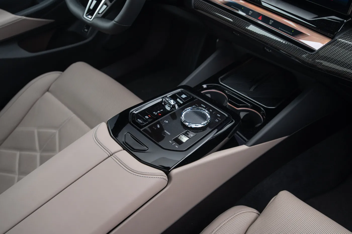bmw-550e-38341497.jpg