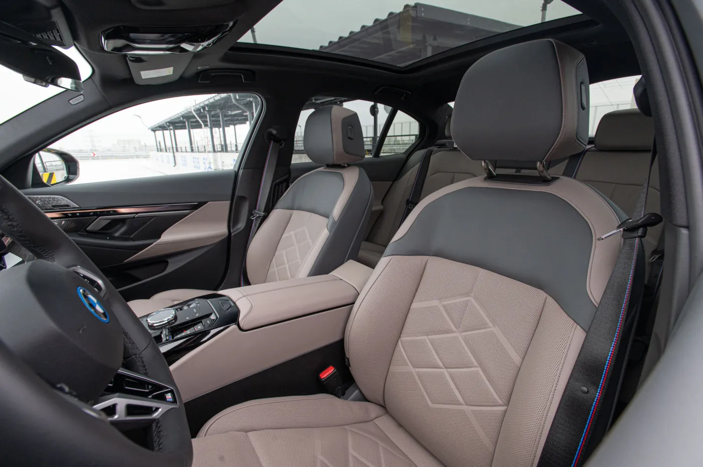 bmw-550e-38341533.jpg