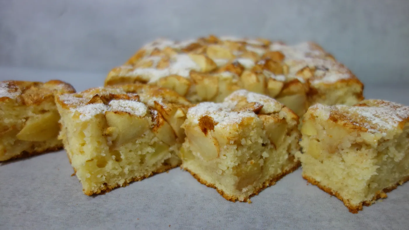 Prosta i naprawdę dobra szarlotka. Przepis krok po kroku od Jakuba Kuronia