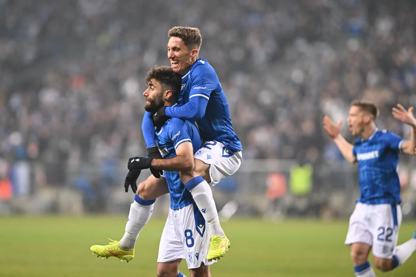 Ali Gholizadeh i Joel Pereira