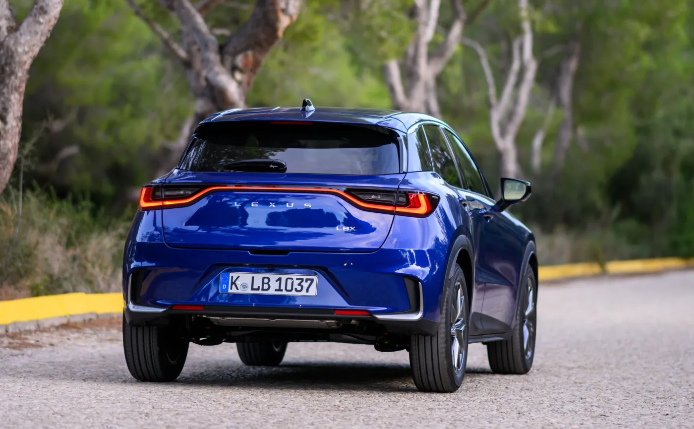 lexus-lbx-38031818.jpg