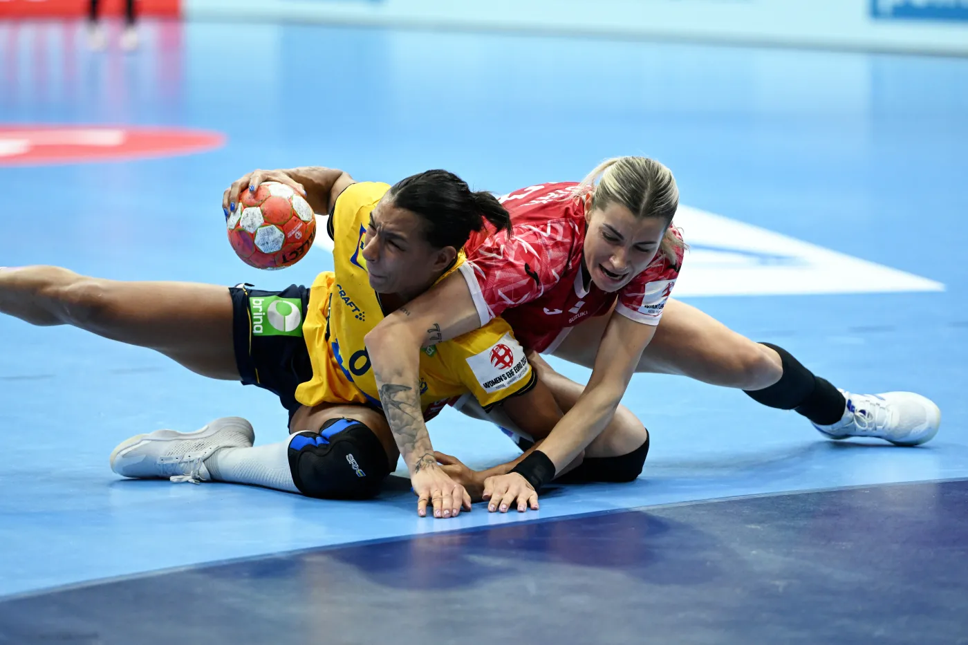 Polskie piłkarki ręczne postawiły się Szwecji tylko w pierwszej połowie