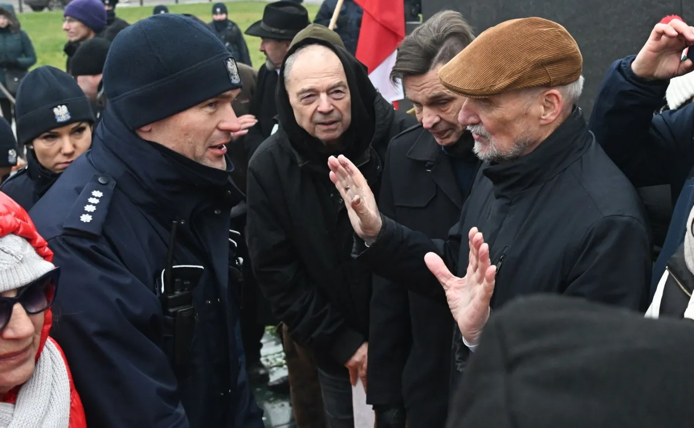 Antoni Macierewicz zatrzymany przez policję. "Zasłonił się immunitetem"
