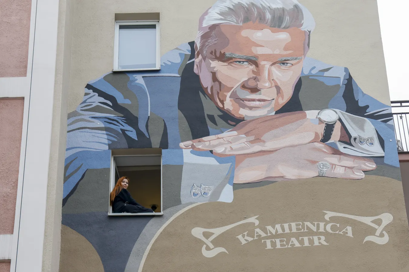 Mural z wizerunkiem Emiliana Kamińskiego