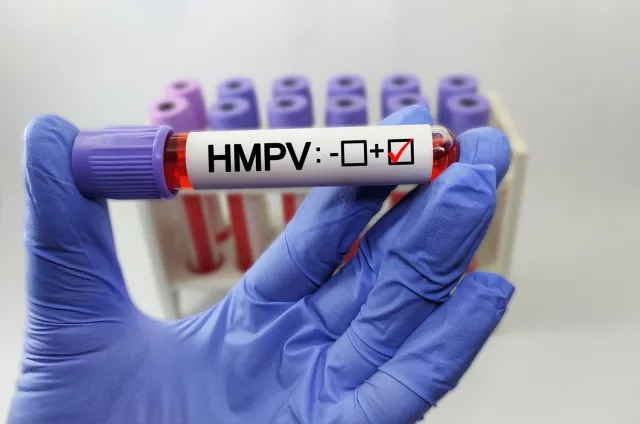 Wirus HMPV coraz bliżej Polski. Jakie są pierwsze objawy i kogo atakuje?