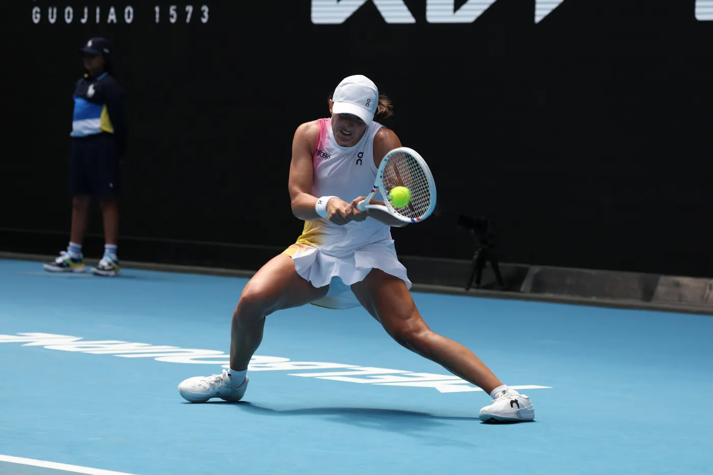 Iga Świątek odprawiła Katerinę Siniakovą. Polka w drugiej rundzie Australian Open