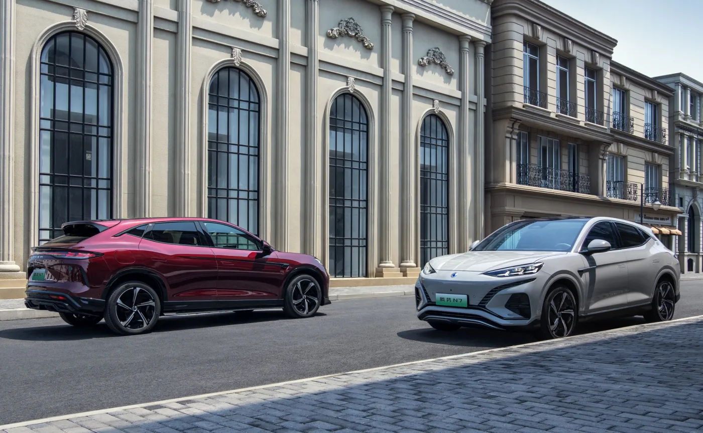 Marka DENZA wjeżdża do Polski. Oto 2 tanie SUV-y, van i kombi w stylu coupe