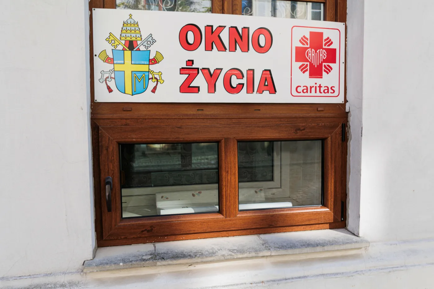 Dwulatek w oknie życia. Sprawę bada policja