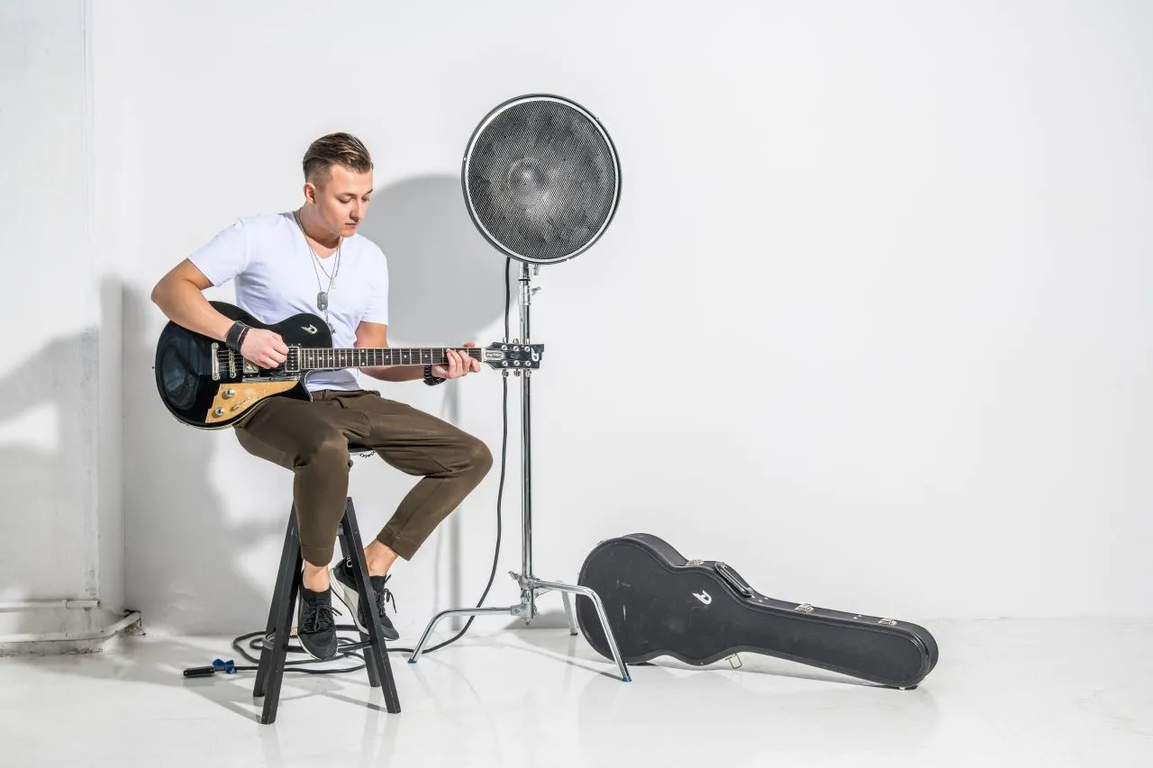 Paweł Tur i Marek Kościkiewicz połączyli siły. Ich muzyczny hit podbija sieć [WIDEO]