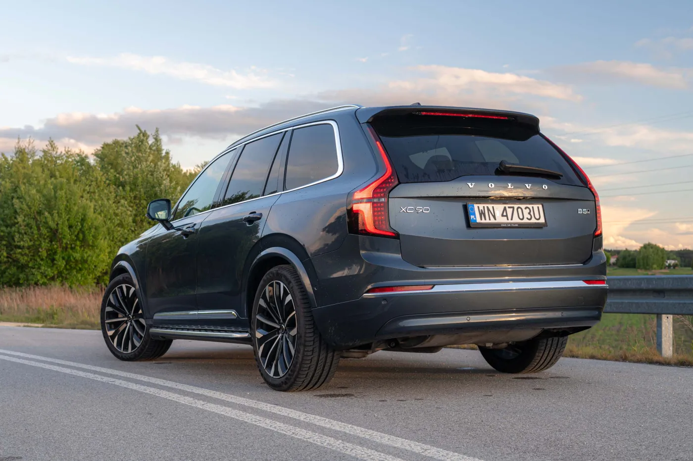 volvo-xc90-38498970.jpg