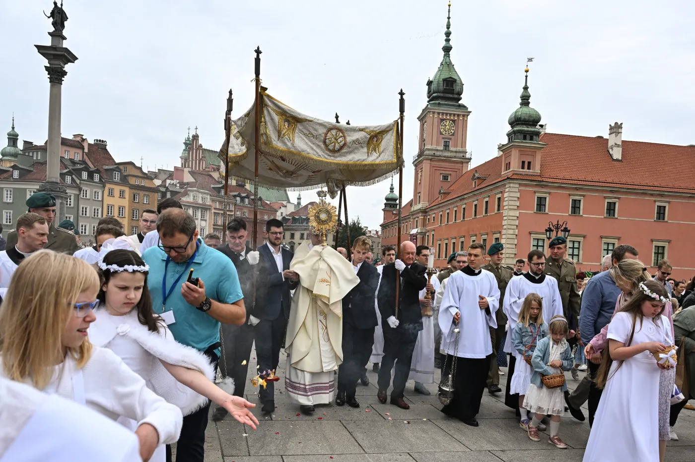 Boże Ciało - w całym kraju procesje. "Kościół żyje dzięki Eucharystii"