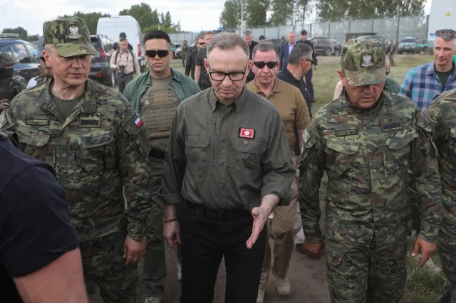 Prezydent Duda na granicy: Przepraszam za bezczelność i chamstwo niektórych rodaków