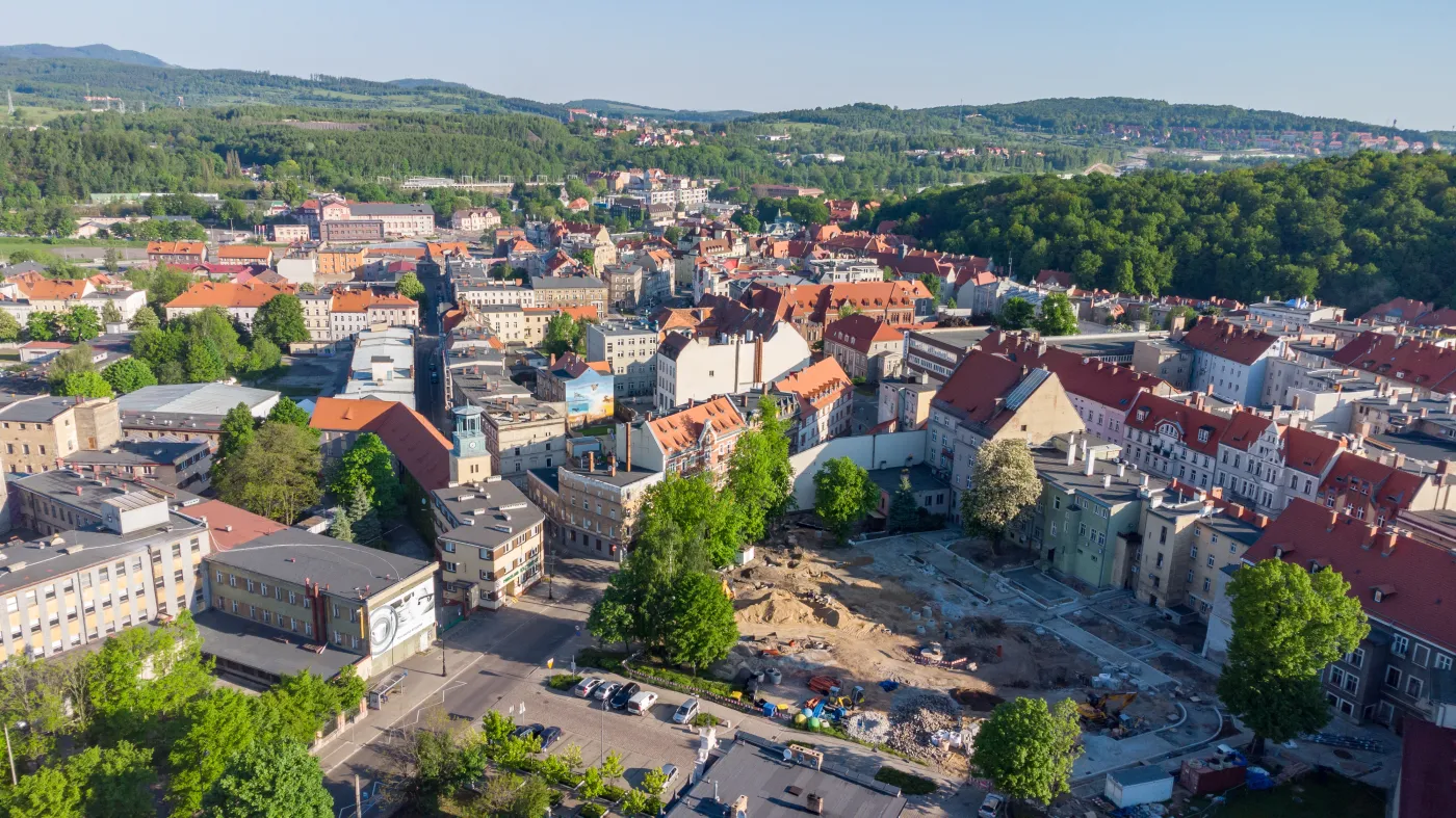Liczba mieszkańców Polski spadła. Które miasta wyludniają się najszybciej? Nowe dane GUS