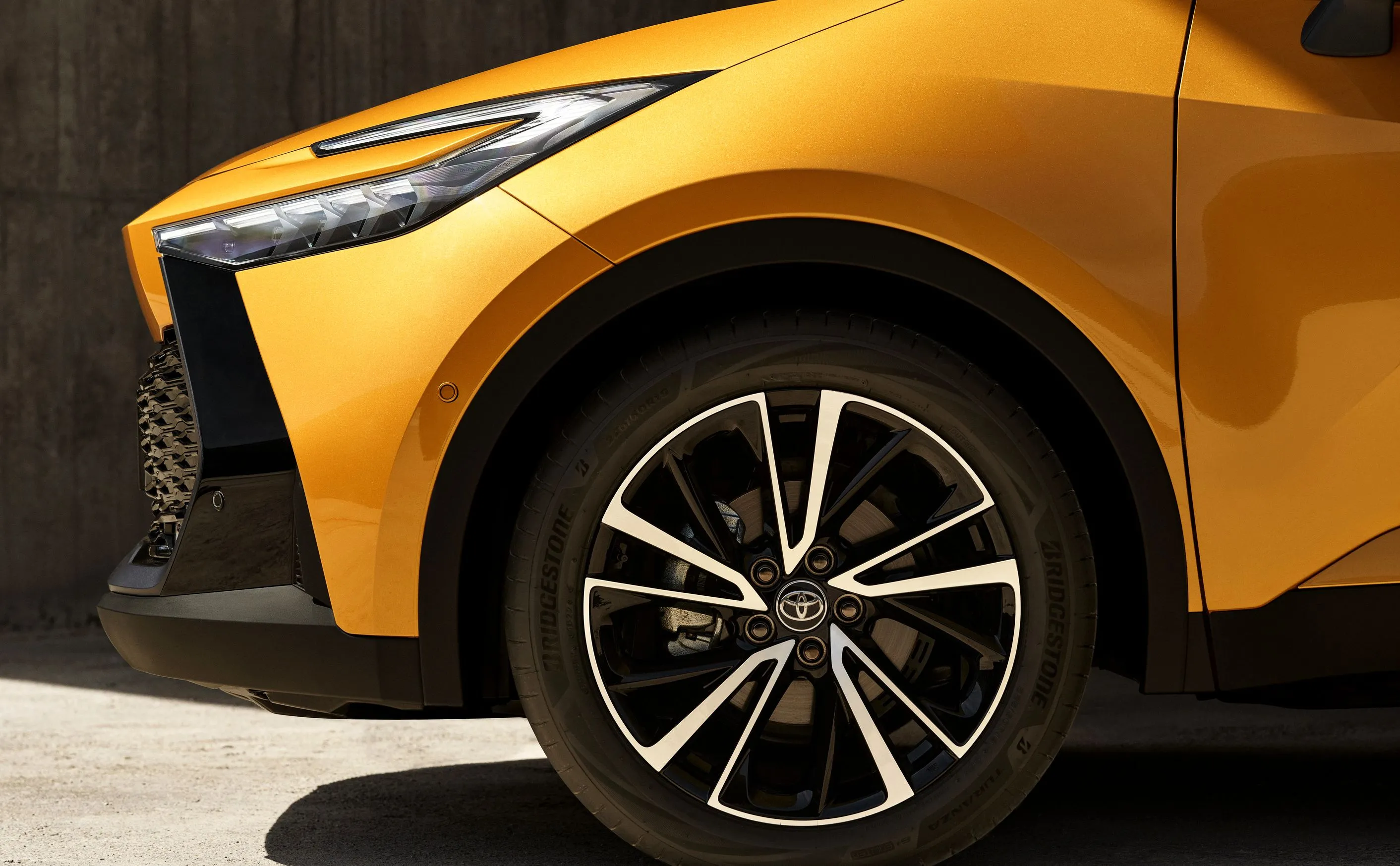 20 tys. aut zalega w salonach. Nowe Toyoty z rabatem ponad 41 tys. zł