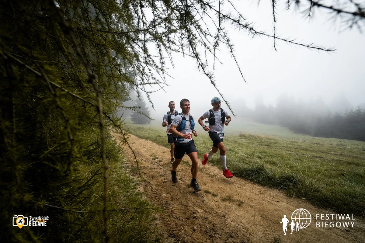 Od 100 km o świcie do rodzinnego biegu w blasku księżyca. Drugi dzień Festiwalu Biegowego w Piwnicznej pełen emocji