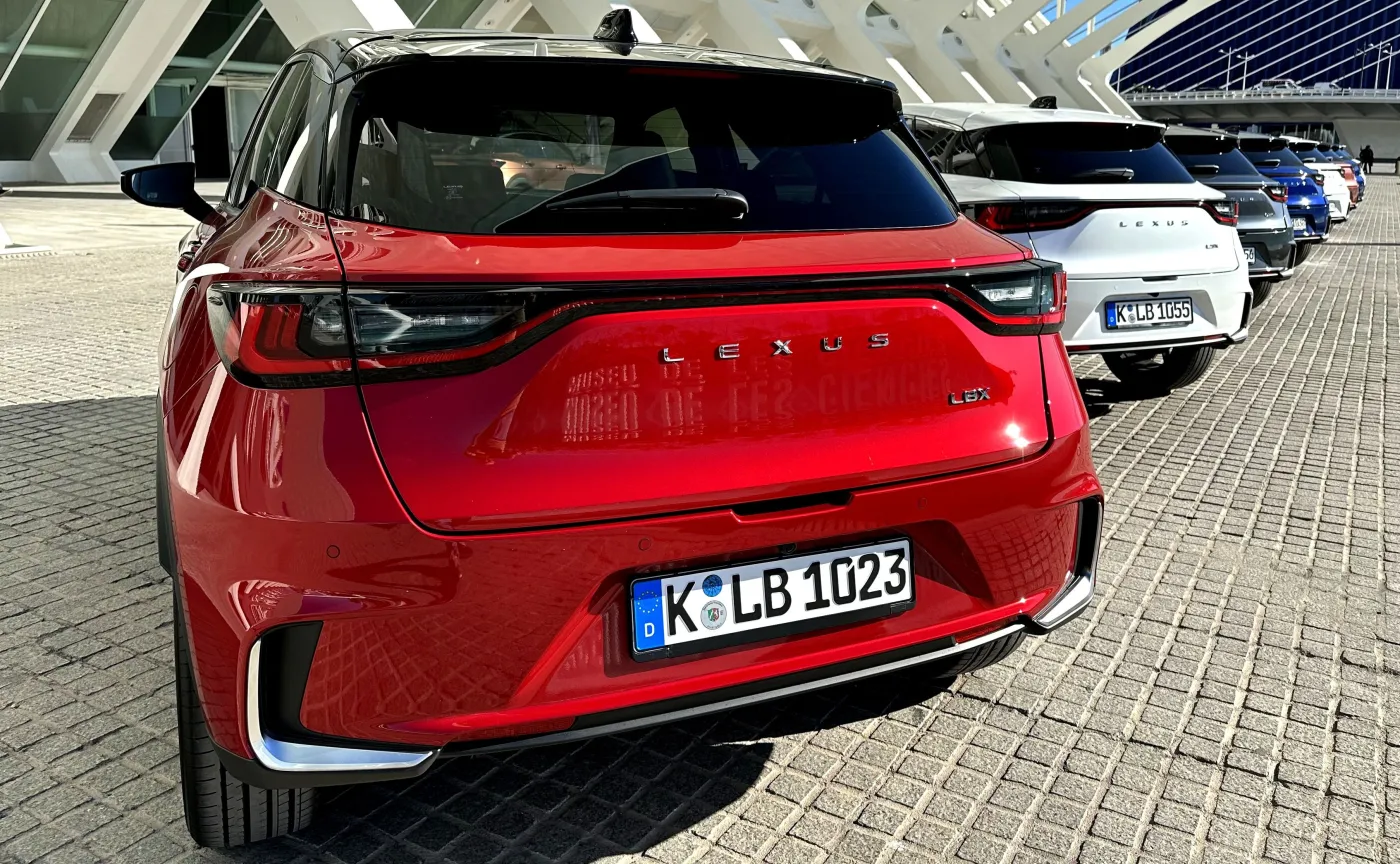 Najtańszy Lexus trzęsie rynkiem. Ile kosztuje?