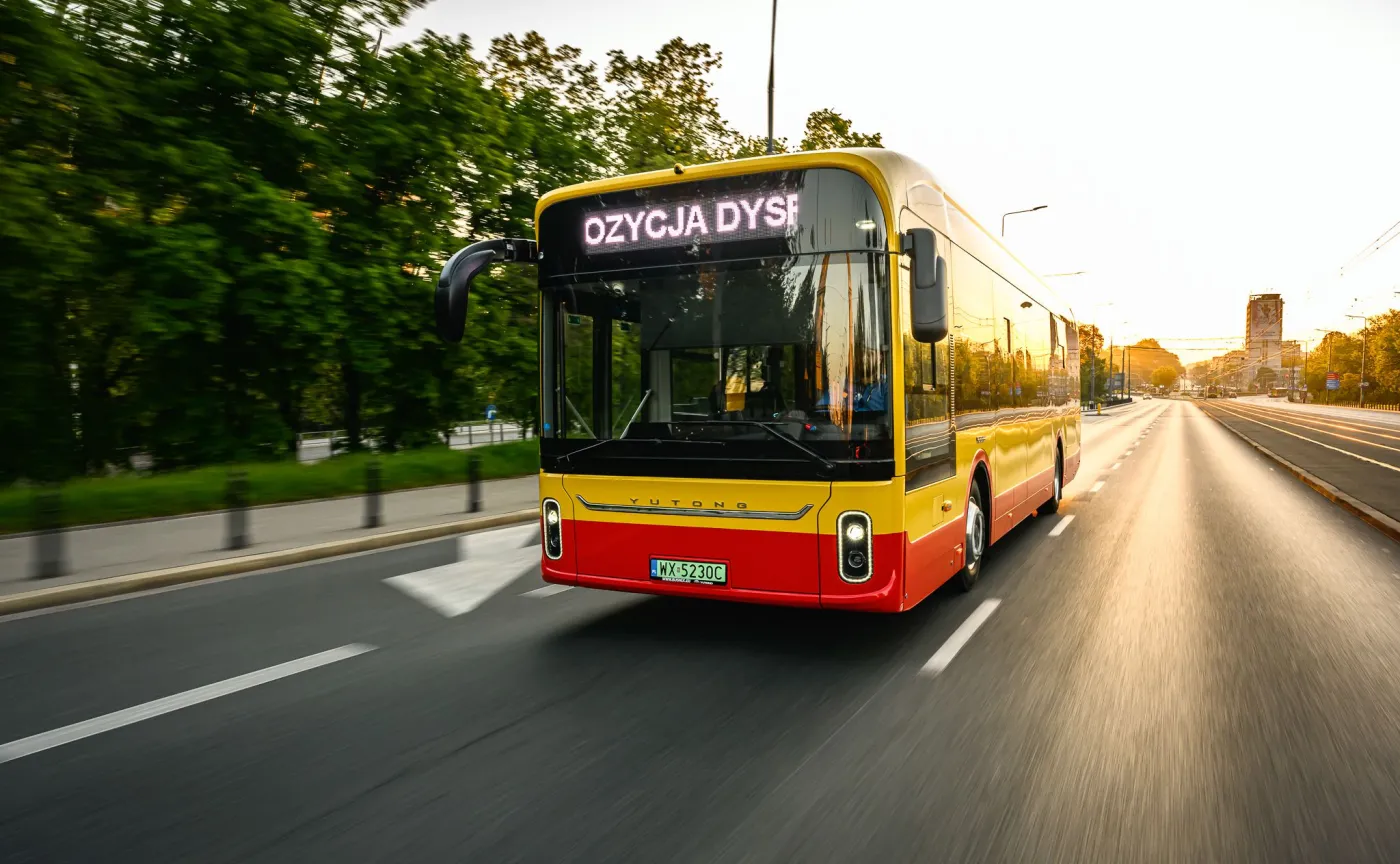 Nowe autobusy wyjechały na drogi. Zaskakujące dane z polskich miast