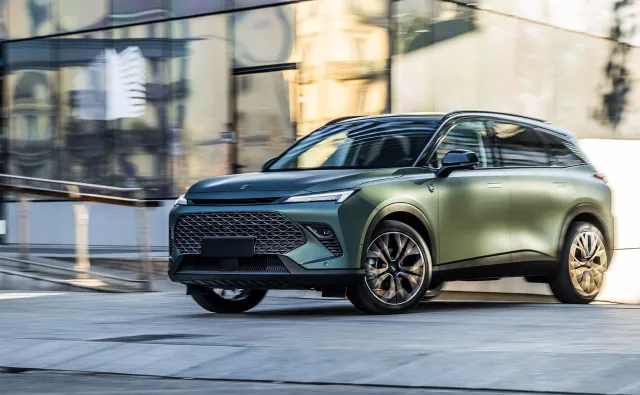 Nowa marka wjeżdża do Polski. 11 modeli spalinowych, najtańszy z silnikiem 1.5. Jakie ceny?