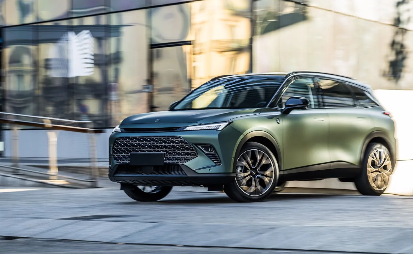 Nowa marka wjeżdża do Polski. 11 modeli spalinowych, najtańszy z silnikiem 1.5. Jakie ceny?