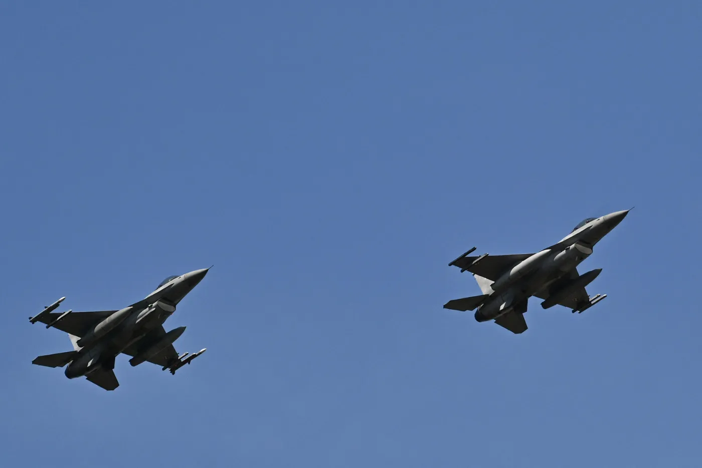 Polskie myśliwce poderwane. Lotniska w Rzeszowie i Lublinie zamknięte