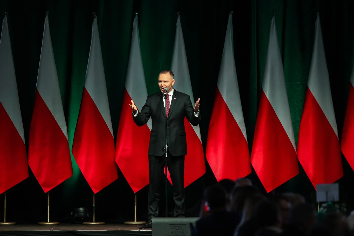 Szef kibiców Legii poprosił Karola Nawrockiego o ułaskawienie. Prezydent RP powiedział, co zrobi w sprawie "Starucha" i Zbigniewa Ziobro