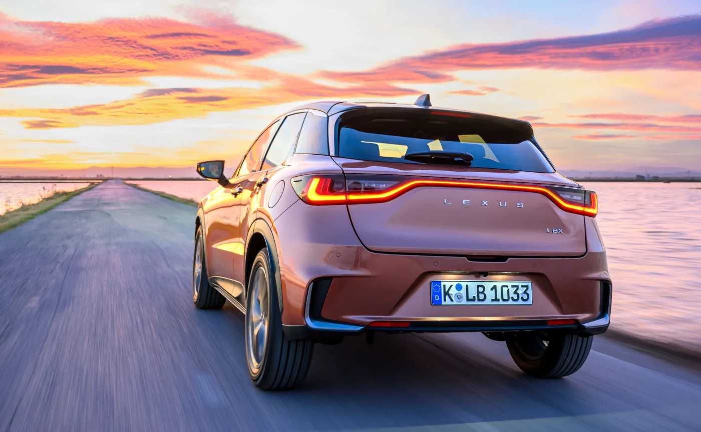 lexus-lbx-38365775.jpg
