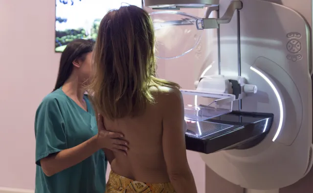 Na czym polega badanie mammografem?