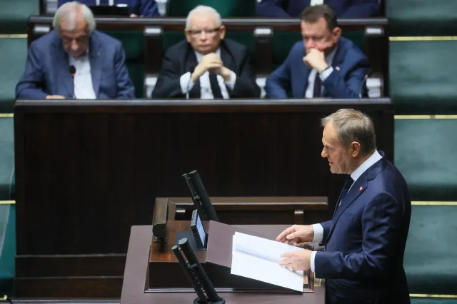 Nowy sondaż wyborczy. Rośnie przewaga KO nad PiS