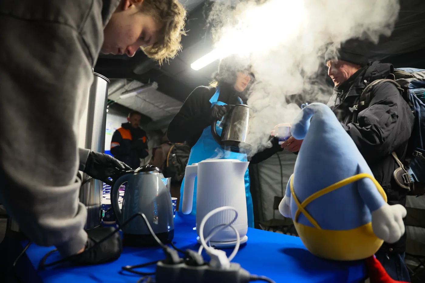 ogrzewany namiot przy stacji metra Centrum