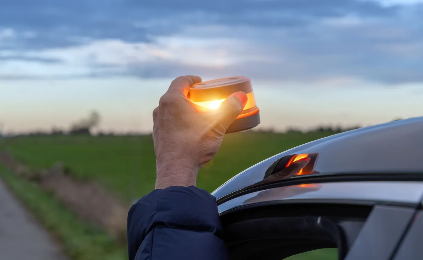 Rezygnują z trójkątów. Od 1 stycznia nowe obowiązkowe wyposażenie auta