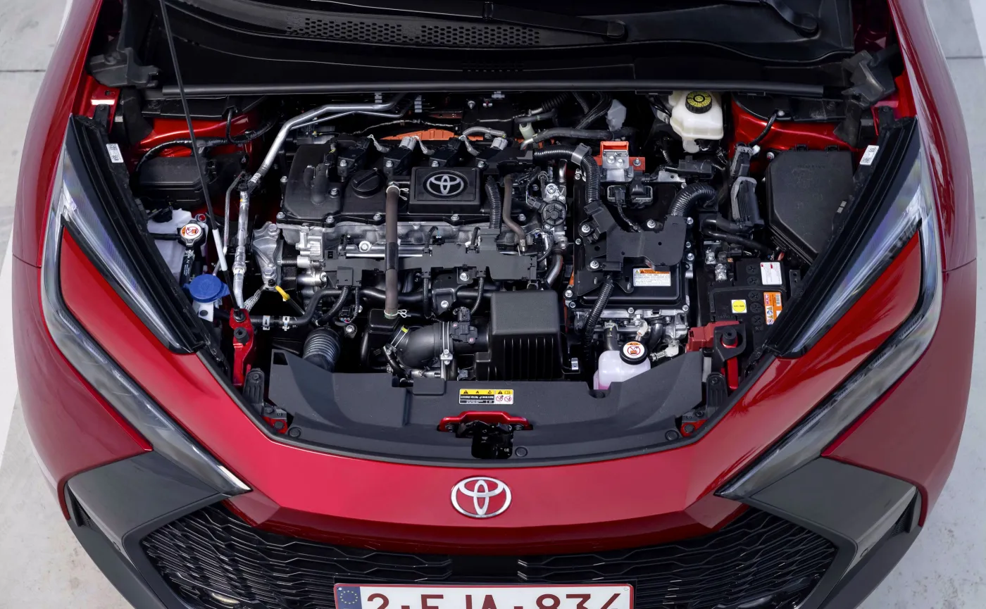 Nowa Toyota hitem: Ma silnik 2.0 i spala 3,2 l na 100 km. Cena?