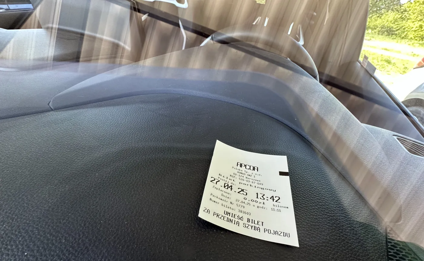 Sam brak biletu za szybą to za mało, by nałożyć karę. Sąd stanął po stronie kierowców
