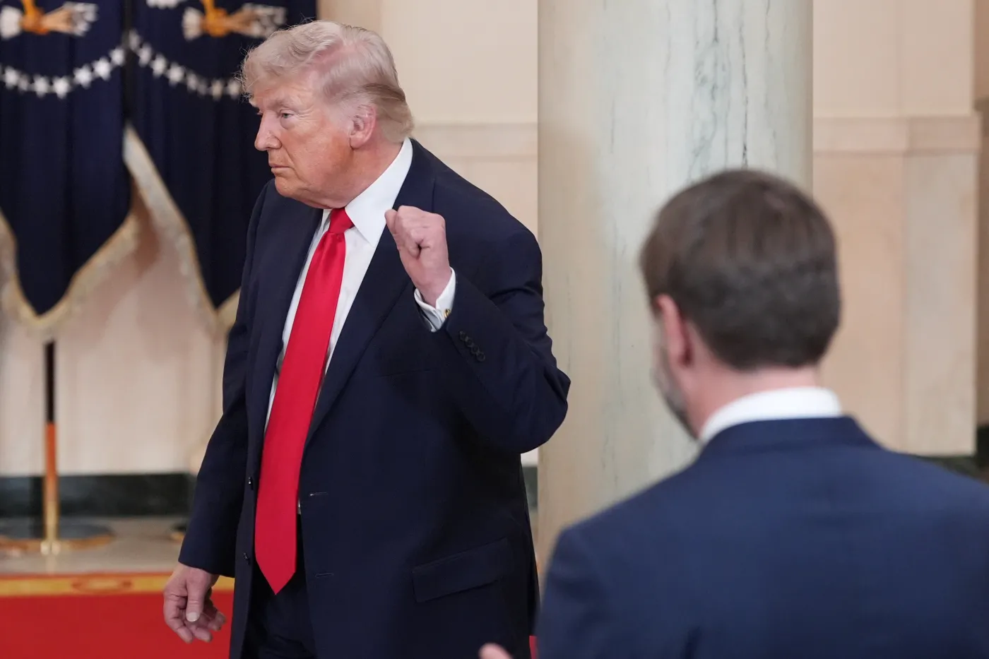 Setki żołnierzy USA rannych w wojnie z Iranem. Trwają poszukiwania zaginionego pilota
