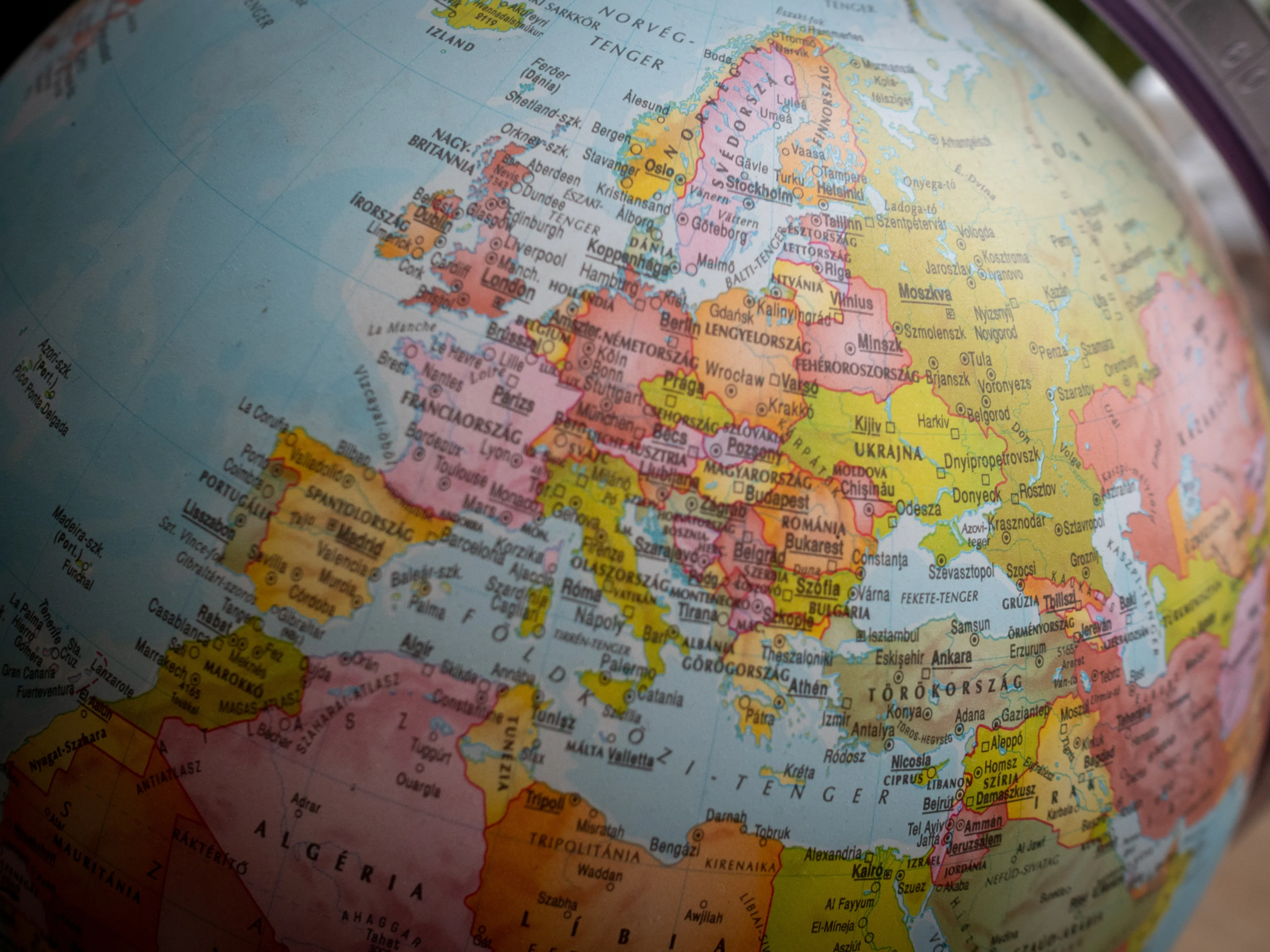 Quiz z geografii Europy: Te miasta na B brzmią znajomo, ale w jakim kraju leżą? Sprawdź, ile pytań Cię pokona