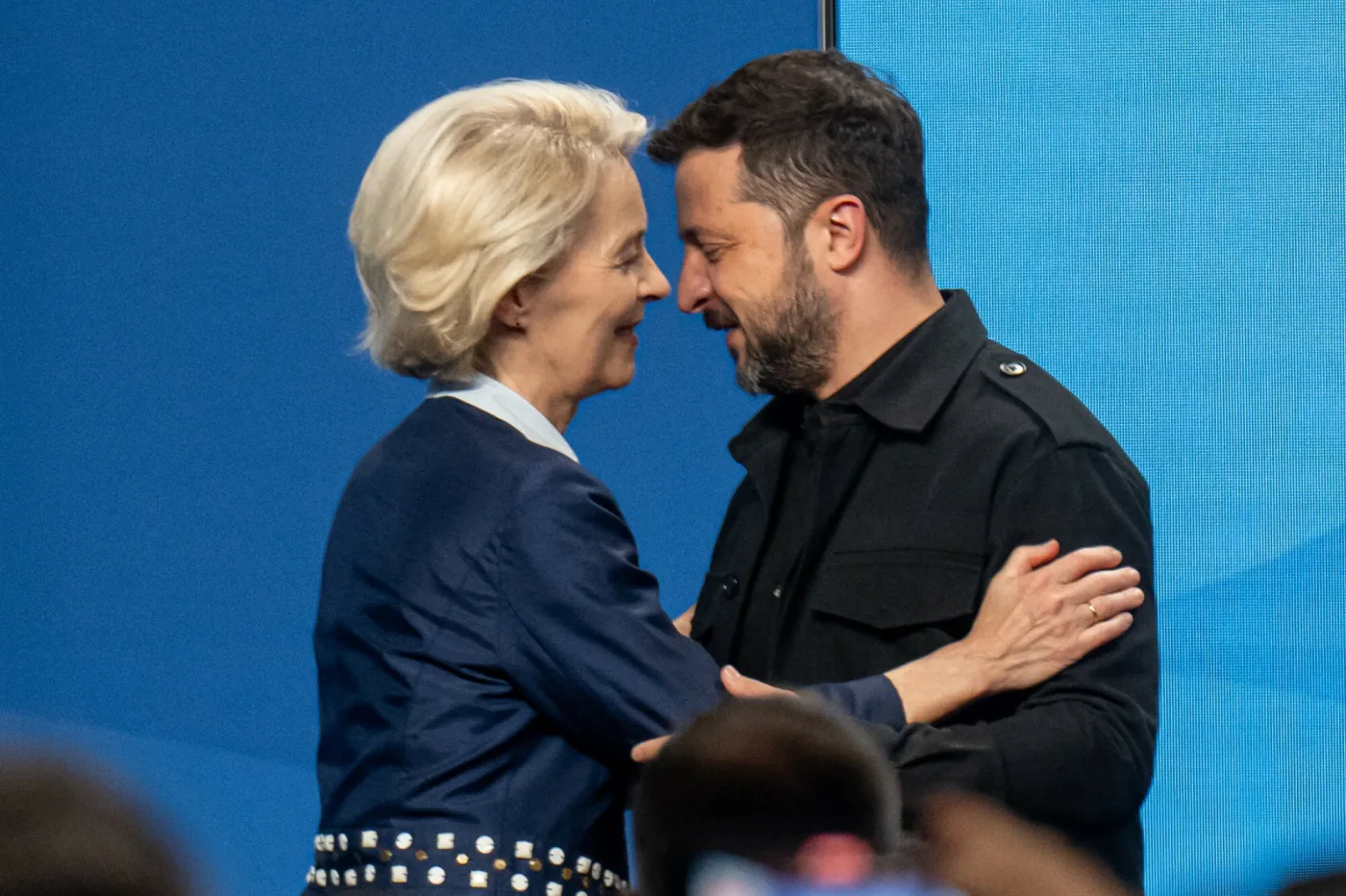 Te wybory sięgają daleko poza granice Węgier. "Wygrali von der Leyen i Zełenski"