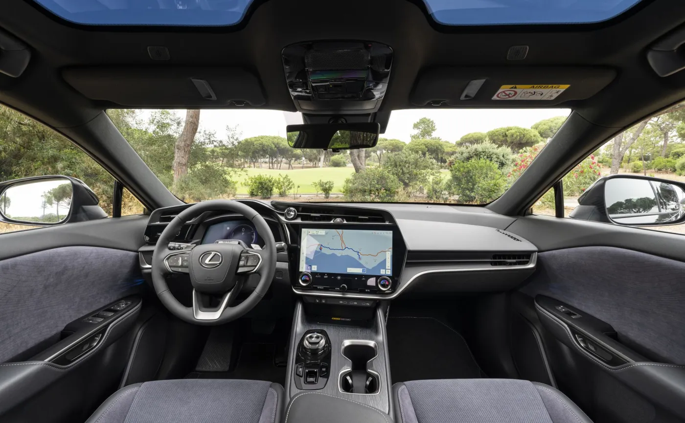 Lexus RZ japoński SUV na rynku