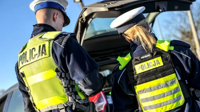 Nowe obowiązkowe wyposażenie auta. Klamka zapadła. Mamy harmonogram zmian